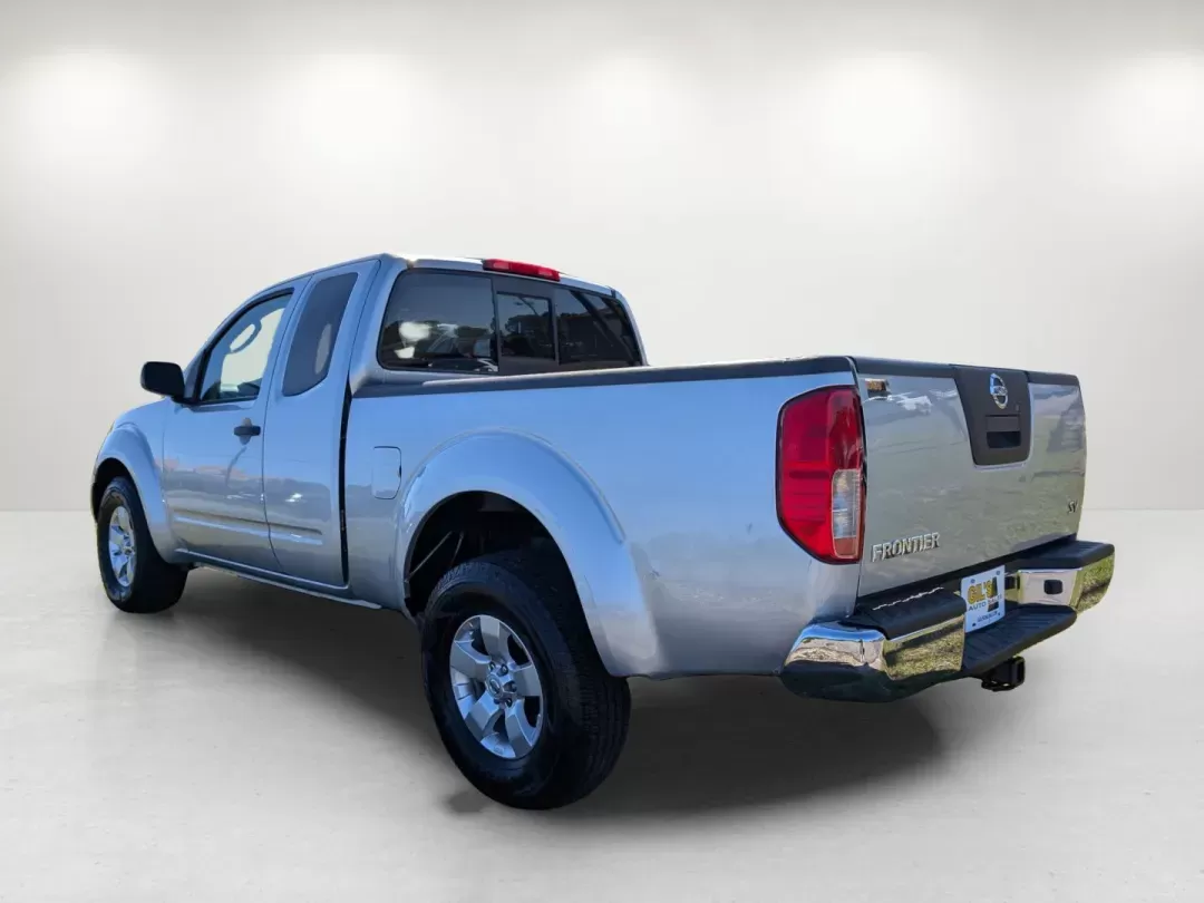 2011 /Graphite Nissan Frontier SV (1N6BD0CT8BC) with an Gas 4-cyl 2.5L/ engine, 5-Speed Automatic transmission, located at 1430 Gateway Drive, Opelika, AL, 36801, (334) 239-0944, 32.637871, -85.409790 - 2011 Nissan Frontier SV - Photo#6
