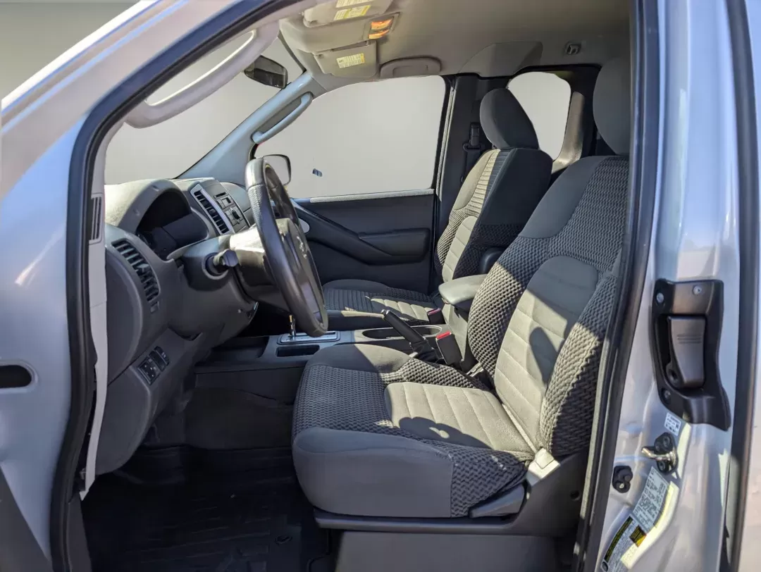 2011 /Graphite Nissan Frontier SV (1N6BD0CT8BC) with an Gas 4-cyl 2.5L/ engine, 5-Speed Automatic transmission, located at 1430 Gateway Drive, Opelika, AL, 36801, (334) 239-0944, 32.637871, -85.409790 - 2011 Nissan Frontier SV - Photo#9