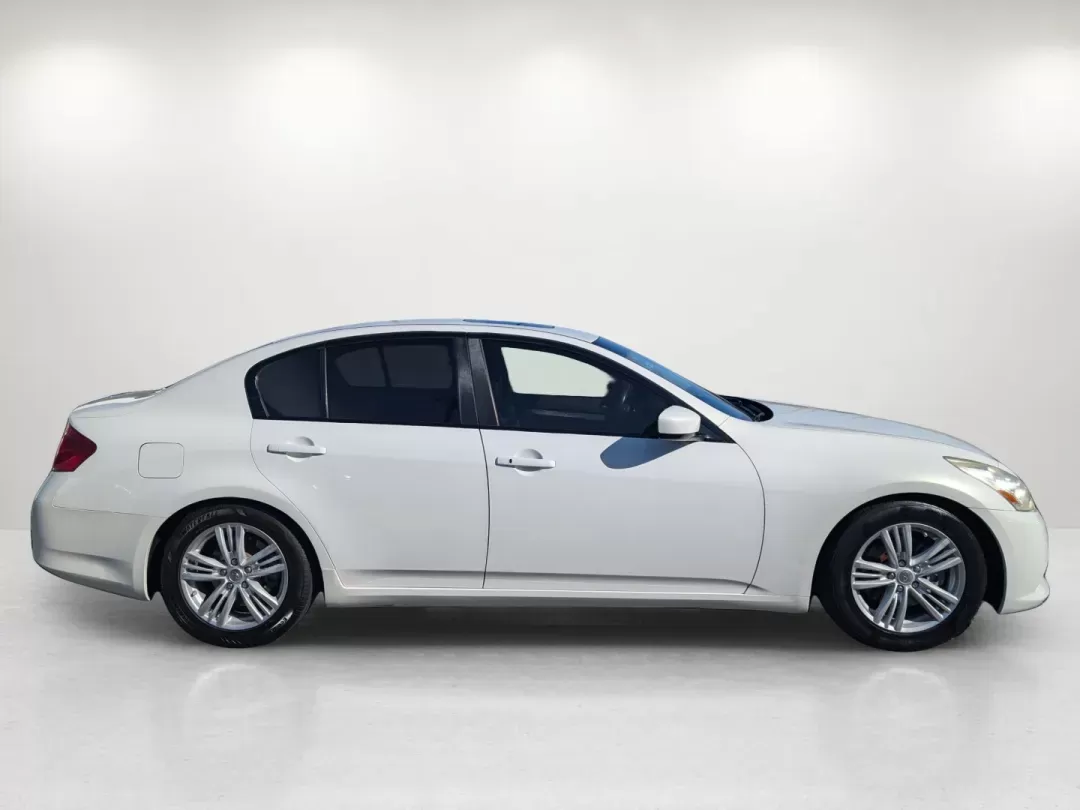 2013 /Graphite Infiniti G37 Sedan Journey (JN1CV6AP2DM) with an Other engine, located at 804 22nd Ave, Phenix City, AL, 36870, (334) 297-1860, 32.484749, -85.024475 - **Unlock the Open Road with the 2013 Infiniti G37 Sedan Your Ideal Commuter Companion!**<br /> <br /> Are you ready to elevate your daily commute or weekend adventures? The 2013 Infiniti G37 Sedan is here to redefine your driving experience. With its luxurious features and spirited performance, thi - Photo#3