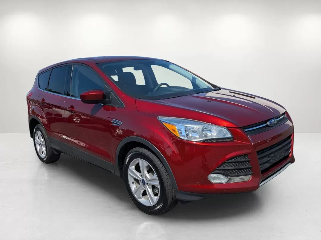 2016 Ford Escape SE (1FMCU0GXXGU) with an Intercooled Turbo Regular Unleaded I-4 1.6 L/98 engine, 6-Speed Automatic w/OD transmission, located at 521 Old Farm Lane Rd, Prattville, AL, 36066, (334) 325-1505, 32.482460, -86.416367 - 2016 Ford Escape SE - Photo#2