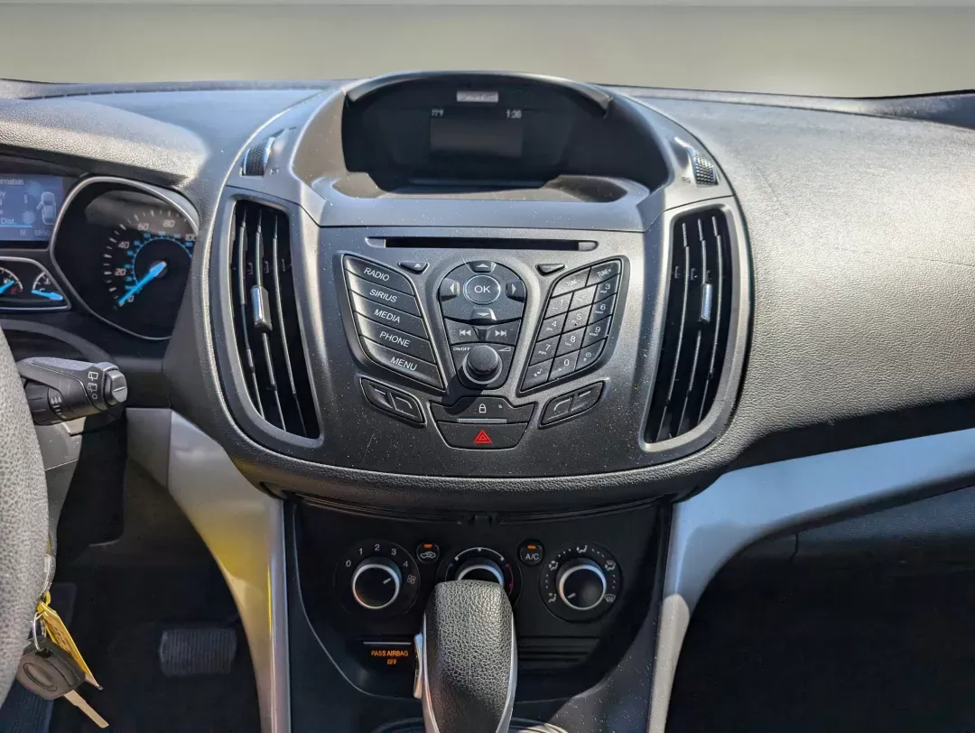 2016 Ford Escape SE (1FMCU0GXXGU) with an Intercooled Turbo Regular Unleaded I-4 1.6 L/98 engine, 6-Speed Automatic w/OD transmission, located at 521 Old Farm Lane Rd, Prattville, AL, 36066, (334) 325-1505, 32.482460, -86.416367 - 2016 Ford Escape SE - Photo#15