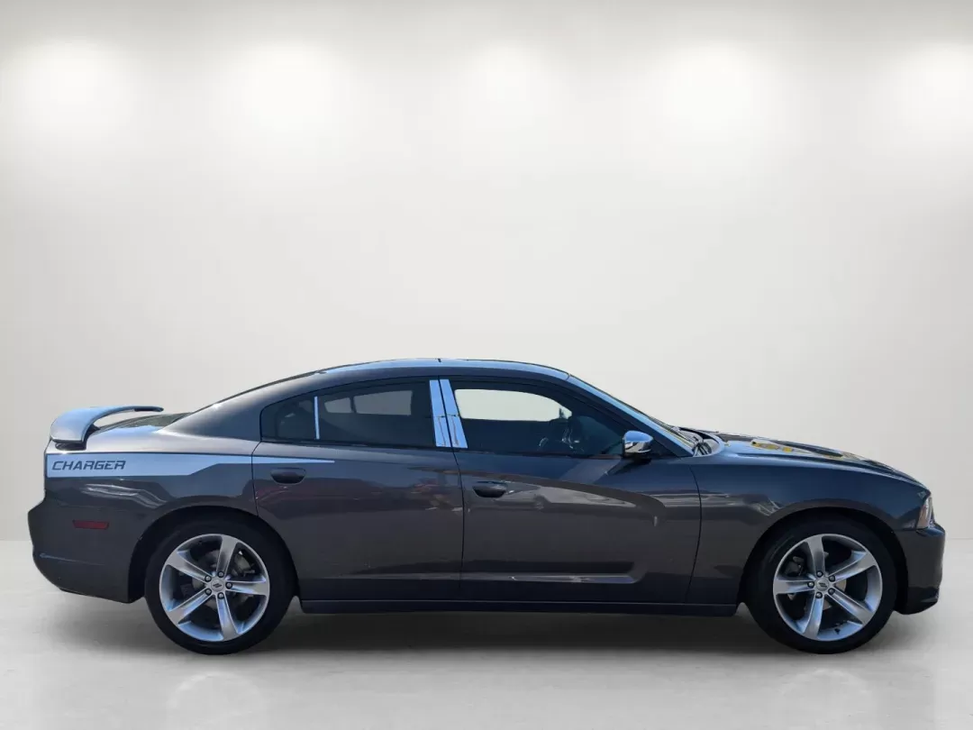 2014 /Black/Lt Frost Beige Dodge Charger SE (2C3CDXBG0EH) with an Regular Unleaded V-6 3.6 L/220 engine, 8-Speed Automatic w/OD transmission, located at 5115 14th Ave., Columbus, GA, 31904, (706) 323-0345, 32.511494, -84.971046 - 2014 Dodge Charger SE - Photo#3