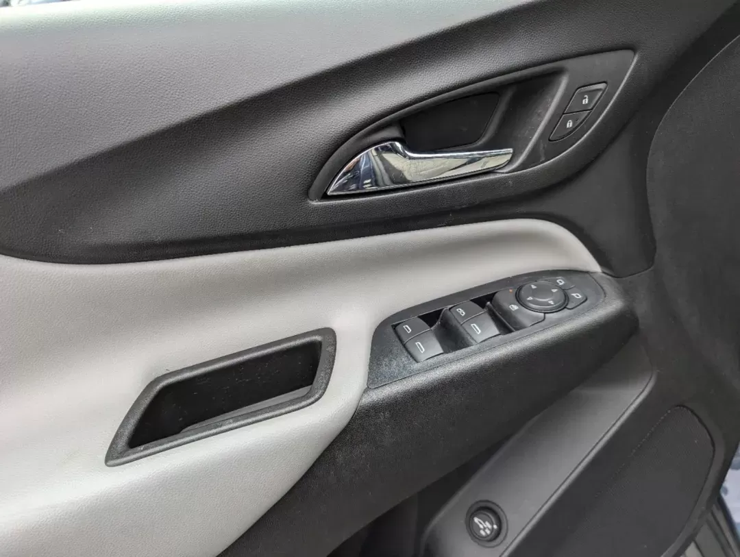 2018 /Medium Ash Gray Chevrolet Equinox LT (3GNAXSEV5JL) with an Other engine, located at 3959 U.S. 80 W, Phenix City, AL, 36870, (334) 297-4885, 32.469296, -85.135185 - Are you looking for the perfect blend of comfort, style, and versatility for your everyday adventures? Look no further! The 2018 Chevrolet Equinox LT is designed for those who seek a reliable and spacious SUV suitable for growing families and active lifestyles alike. Whether you're navigating your d - Photo#8