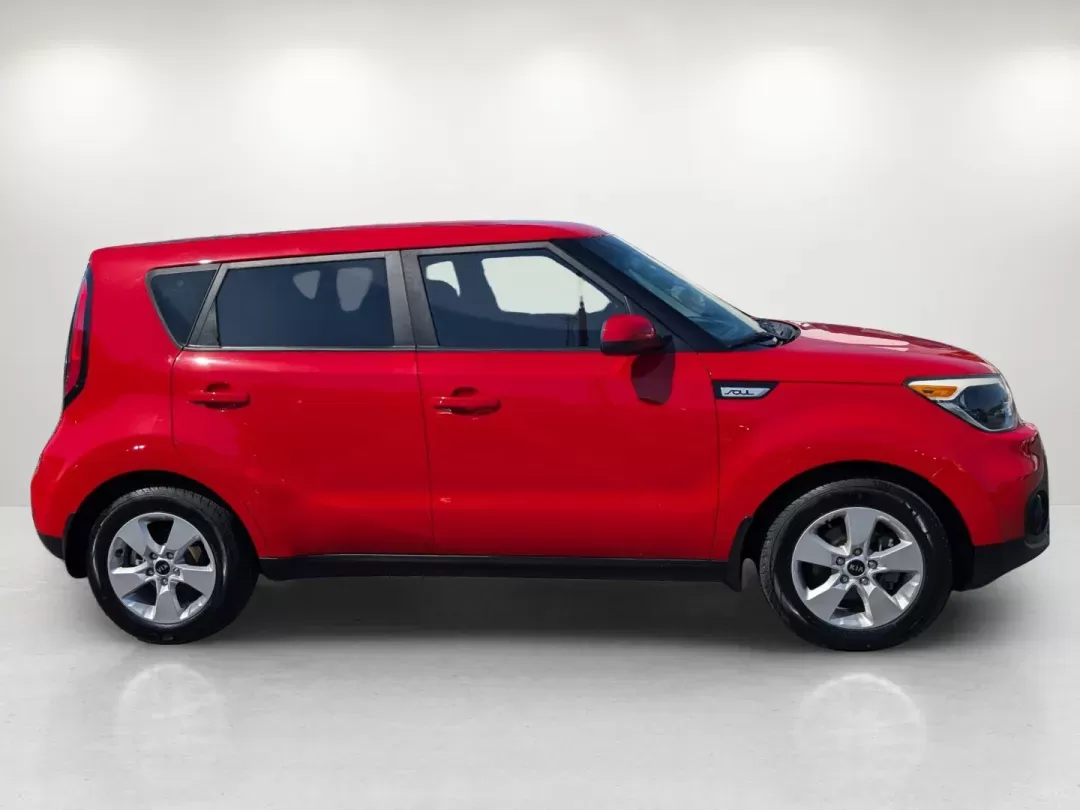 2019 /Black Kia Soul Base (KNDJN2A23K7) with an Regular Unleaded I-4 1.6 L/97 engine, 6-Speed Automatic w/OD transmission, located at 7000 Northlake Connector, Columbus, GA, 31904, (706) 987-8085, 32.524975, -84.978134 - 2019 Kia Soul Base - Photo#3