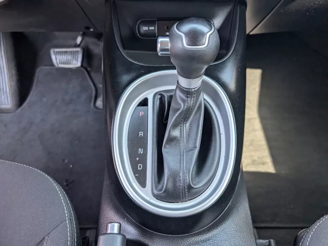 2019 /Black Kia Soul Base (KNDJN2A23K7) with an Regular Unleaded I-4 1.6 L/97 engine, 6-Speed Automatic w/OD transmission, located at 7000 Northlake Connector, Columbus, GA, 31904, (706) 987-8085, 32.524975, -84.978134 - 2019 Kia Soul Base - Photo#13