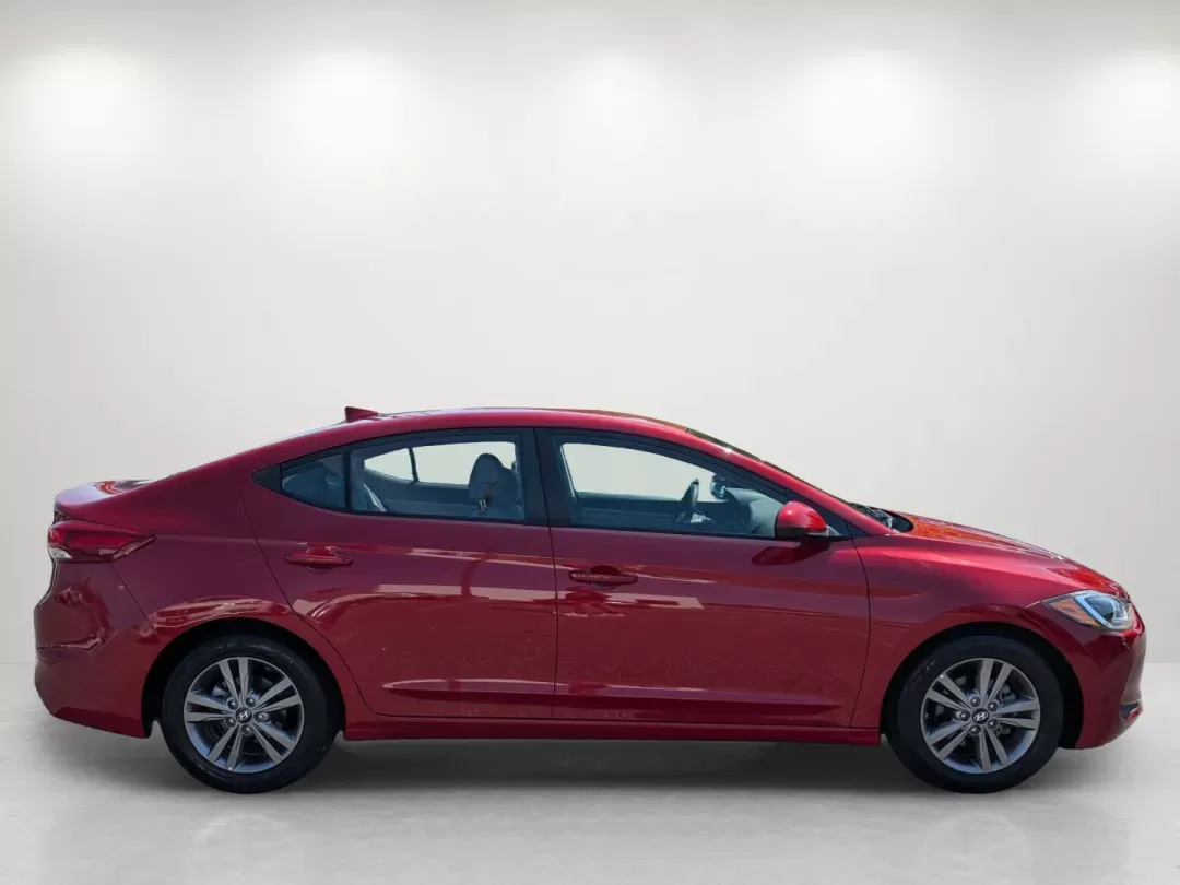 2018 /Gray Hyundai Elantra SEL (5NPD84LF9JH) with an Regular Unleaded I-4 2.0 L/122 engine, 6-Speed Automatic w/OD transmission, located at 5115 14th Ave., Columbus, GA, 31904, (706) 323-0345, 32.511494, -84.971046 - 2018 Hyundai Elantra SEL - Photo#4