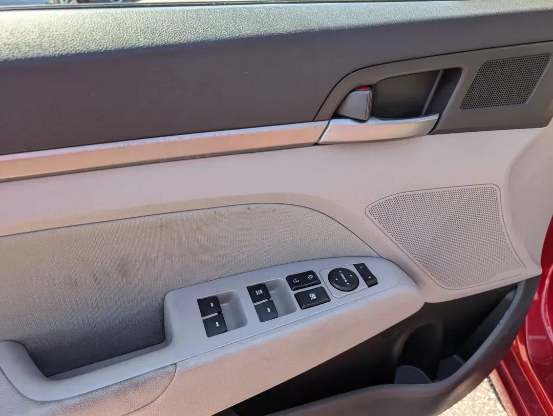 2018 /Gray Hyundai Elantra SEL (5NPD84LF9JH) with an Other engine, located at 804 22nd Ave, Phenix City, AL, 36870, (334) 297-1860, 32.484749, -85.024475 - **Discover Your Next Adventure with the 2018 Hyundai Elantra SEL at Gils Auto Columbus, GA!**<br /> <br /> Are you searching for a reliable and stylish sedan that caters to your daily commute or weekend getaways? Look no further than the 2018 Hyundai Elantra SEL, available now at Gils Auto, your tr - Photo#8