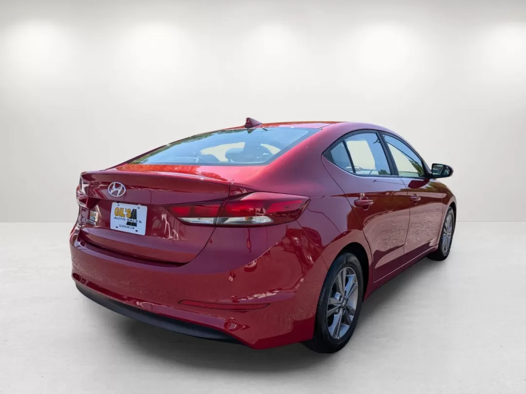 2018 /Gray Hyundai Elantra SEL (5NPD84LF9JH) with an Other engine, located at 7000 Northlake Connector, Columbus, GA, 31904, (706) 987-8085, 32.524975, -84.978134 - Experience the freedom of the open road with the 2018 Hyundai Elantra SEL, a perfect companion for your daily commute or weekend adventures. Whether you're navigating through the bustling streets of Phenix City or embarking on a cross-country road trip, this stylish sedan delivers reliability and co - Photo#4
