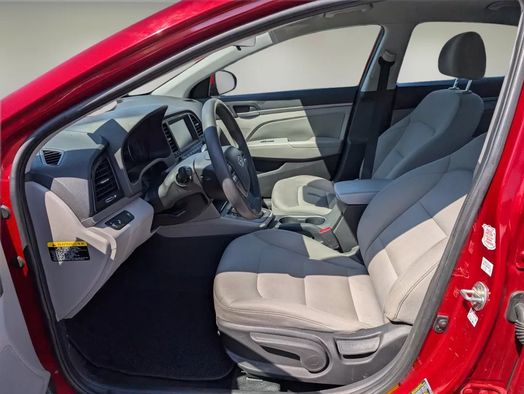 2018 /Gray Hyundai Elantra SEL (5NPD84LF9JH) with an Other engine, located at 7000 Northlake Connector, Columbus, GA, 31904, (706) 987-8085, 32.524975, -84.978134 - Experience the freedom of the open road with the 2018 Hyundai Elantra SEL, a perfect companion for your daily commute or weekend adventures. Whether you're navigating through the bustling streets of Phenix City or embarking on a cross-country road trip, this stylish sedan delivers reliability and co - Photo#9