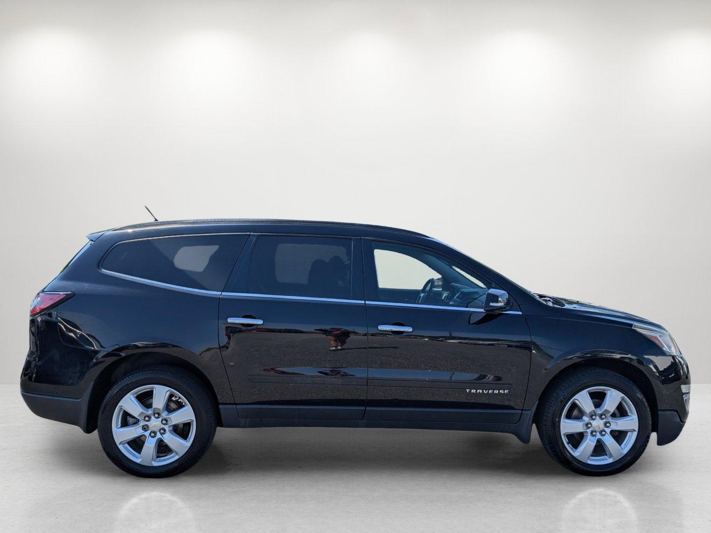 2016 /Ebony Chevrolet Traverse LT (1GNKRGKD3GJ) with an Gas V6 3.6L/217 engine, 6-Speed Automatic transmission, located at 5115 14th Ave., Columbus, GA, 31904, (706) 323-0345, 32.511494, -84.971046 - 2016 Chevrolet Traverse LT - Photo#3