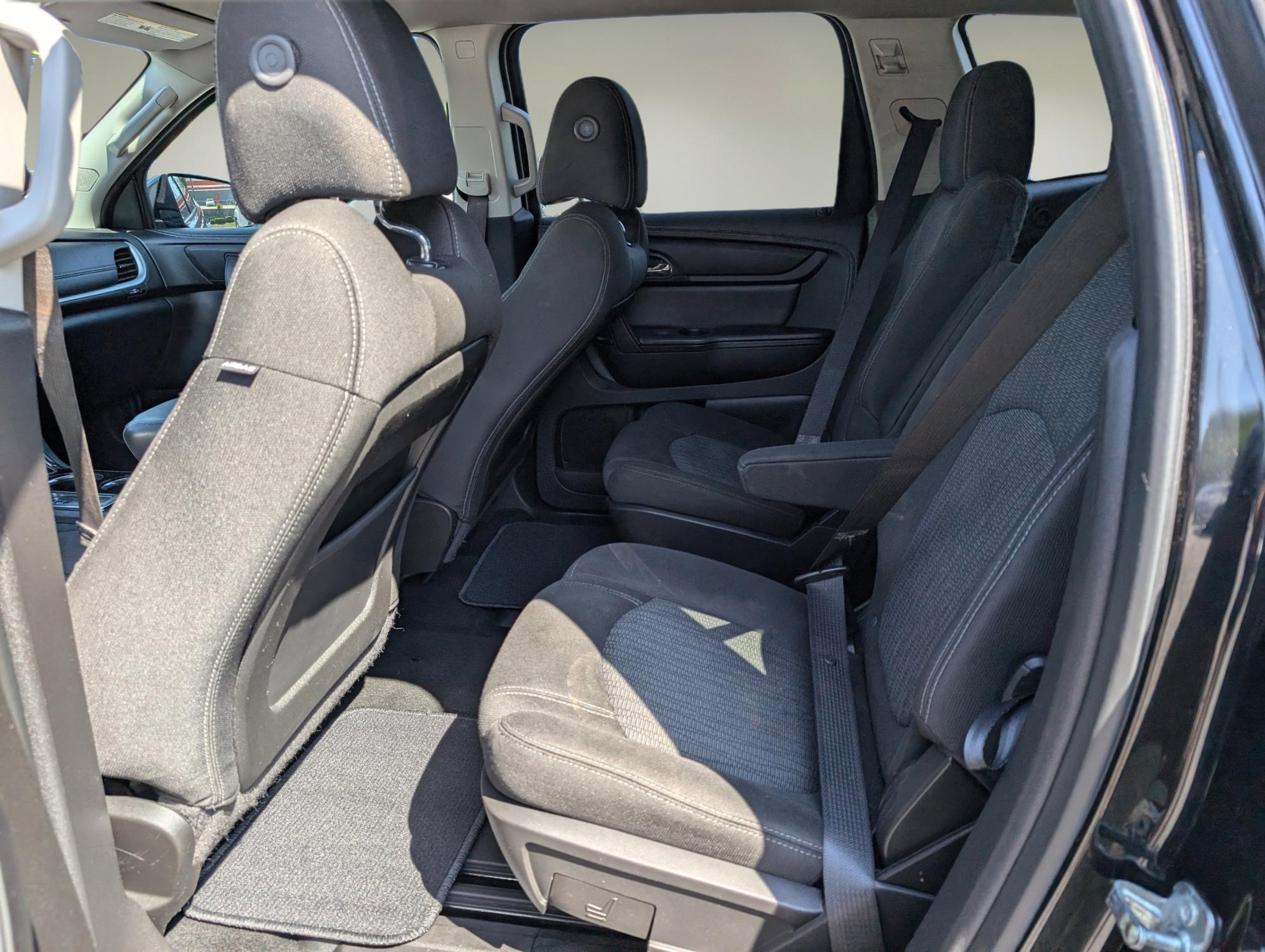 2016 /Ebony Chevrolet Traverse LT (1GNKRGKD3GJ) with an Gas V6 3.6L/217 engine, 6-Speed Automatic transmission, located at 5115 14th Ave., Columbus, GA, 31904, (706) 323-0345, 32.511494, -84.971046 - 2016 Chevrolet Traverse LT - Photo#10