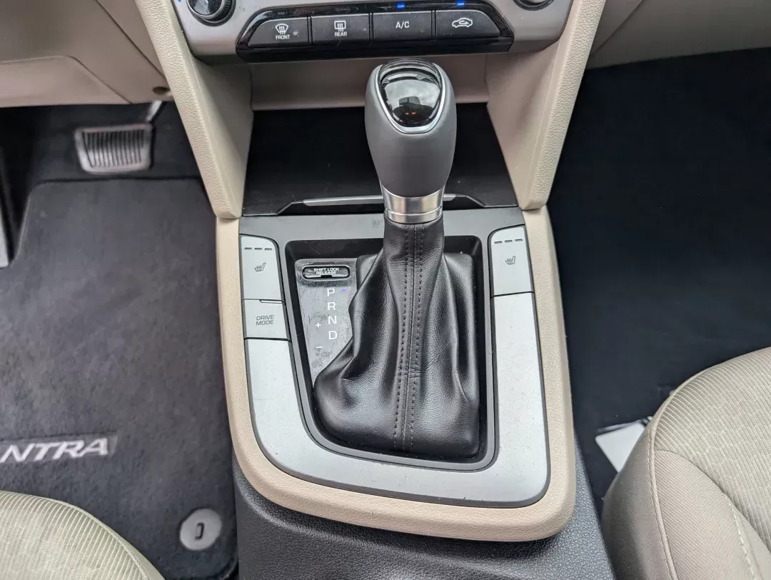 2018 /Beige Hyundai Elantra Value Edition (5NPD84LF9JH) with an Regular Unleaded I-4 2.0 L/122 engine, 6-Speed Automatic w/OD transmission, located at 804 22nd Ave, Phenix City, AL, 36870, (334) 297-1860, 32.484749, -85.024475 - 2018 Hyundai Elantra Value Edition - Photo#13