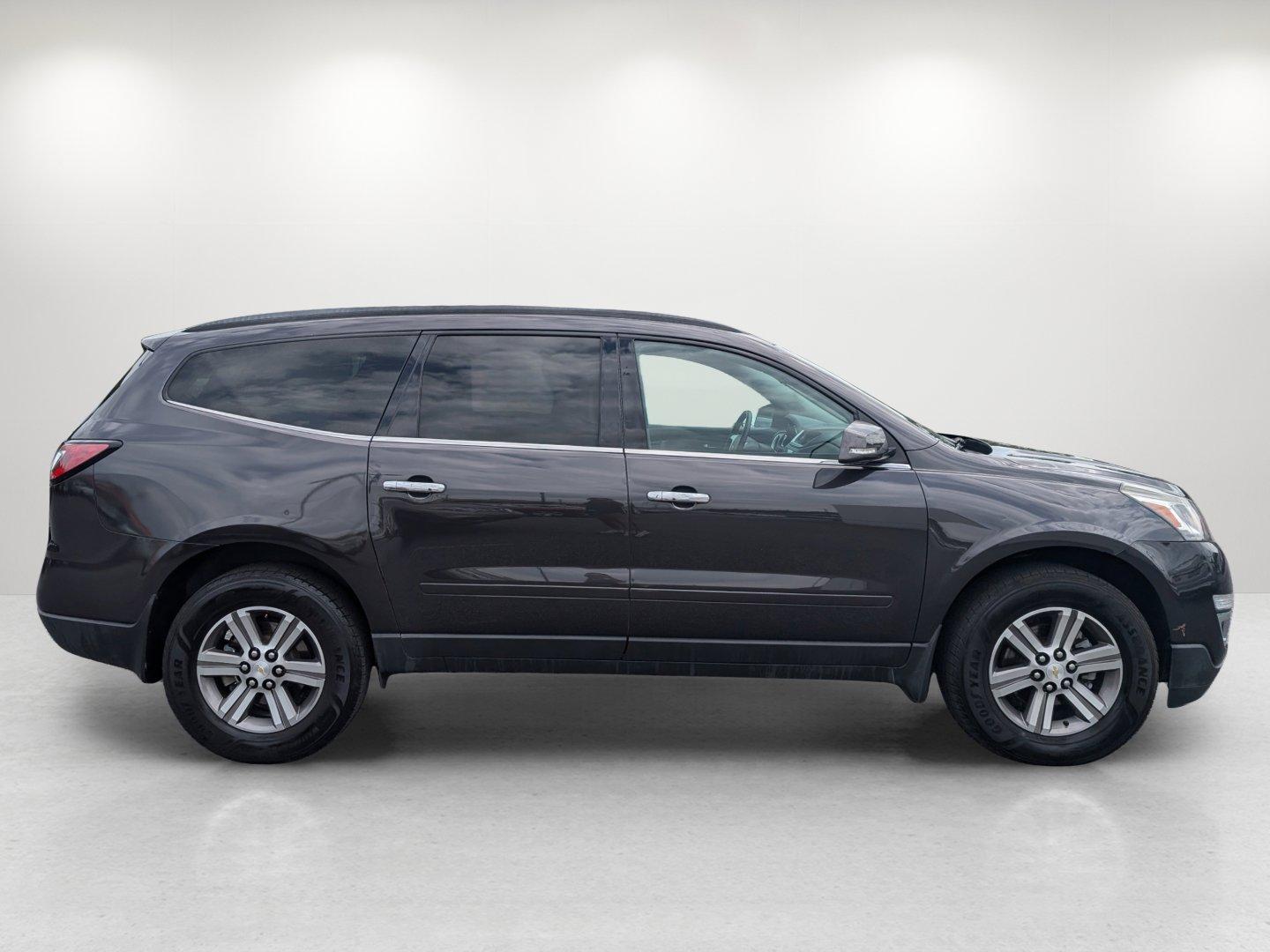 2016 /Ebony Chevrolet Traverse LT (1GNKRGKD7GJ) with an Gas V6 3.6L/217 engine, 6-Speed Automatic transmission, located at 7000 Northlake Connector, Columbus, GA, 31904, (706) 987-8085, 32.524975, -84.978134 - 2016 Chevrolet Traverse LT - Photo#3