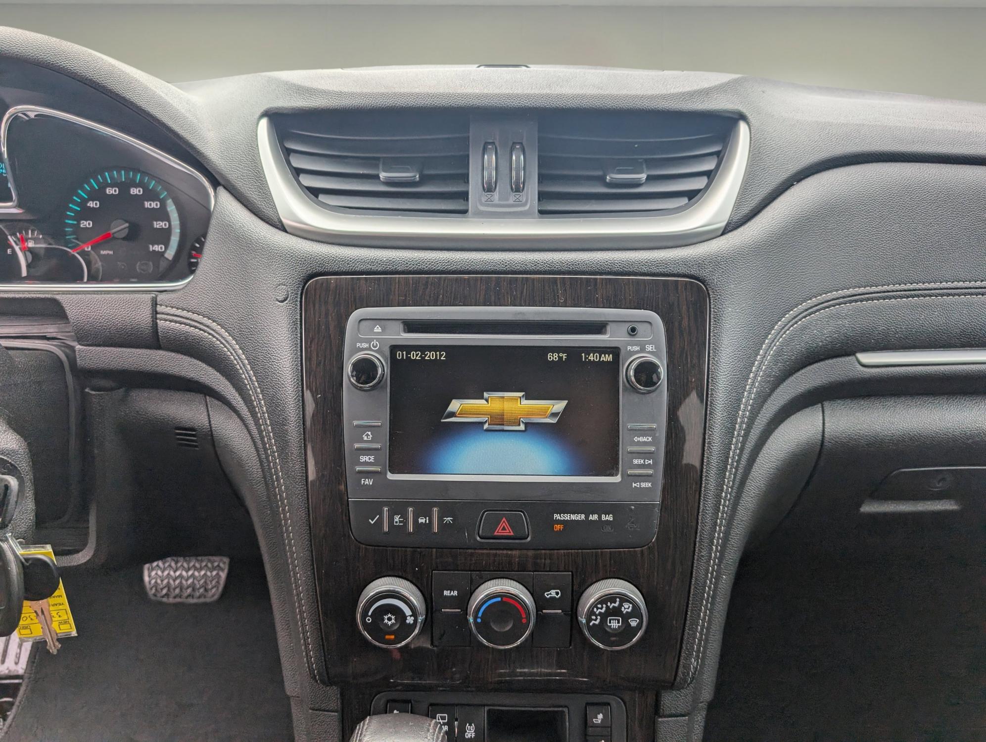 2016 /Ebony Chevrolet Traverse LT (1GNKRGKD7GJ) with an Gas V6 3.6L/217 engine, 6-Speed Automatic transmission, located at 7000 Northlake Connector, Columbus, GA, 31904, (706) 987-8085, 32.524975, -84.978134 - 2016 Chevrolet Traverse LT - Photo#14