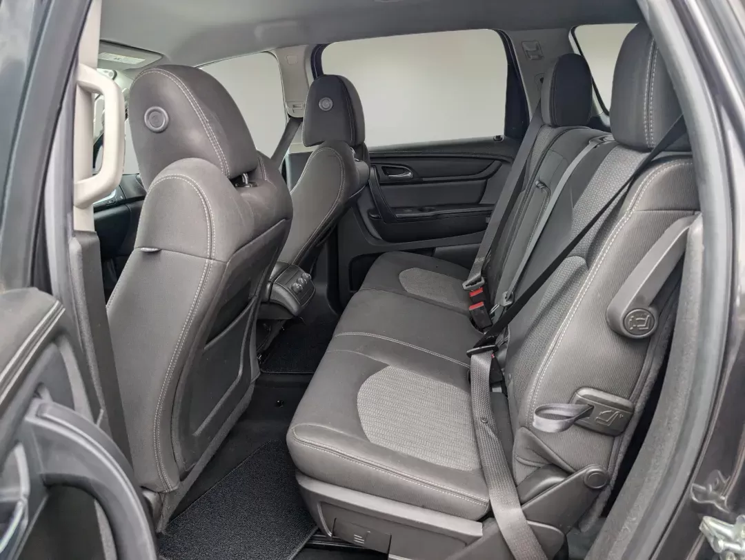 2016 /Ebony Chevrolet Traverse LT (1GNKRGKD7GJ) with an Gas V6 3.6L/217 engine, 6-Speed Automatic transmission, located at 7000 Northlake Connector, Columbus, GA, 31904, (706) 987-8085, 32.524975, -84.978134 - 2016 Chevrolet Traverse LT - Photo#10