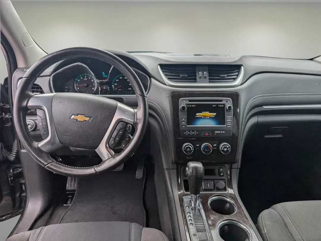 2016 /Ebony Chevrolet Traverse LT (1GNKRGKD7GJ) with an Gas V6 3.6L/217 engine, 6-Speed Automatic transmission, located at 7000 Northlake Connector, Columbus, GA, 31904, (706) 987-8085, 32.524975, -84.978134 - 2016 Chevrolet Traverse LT - Photo#12