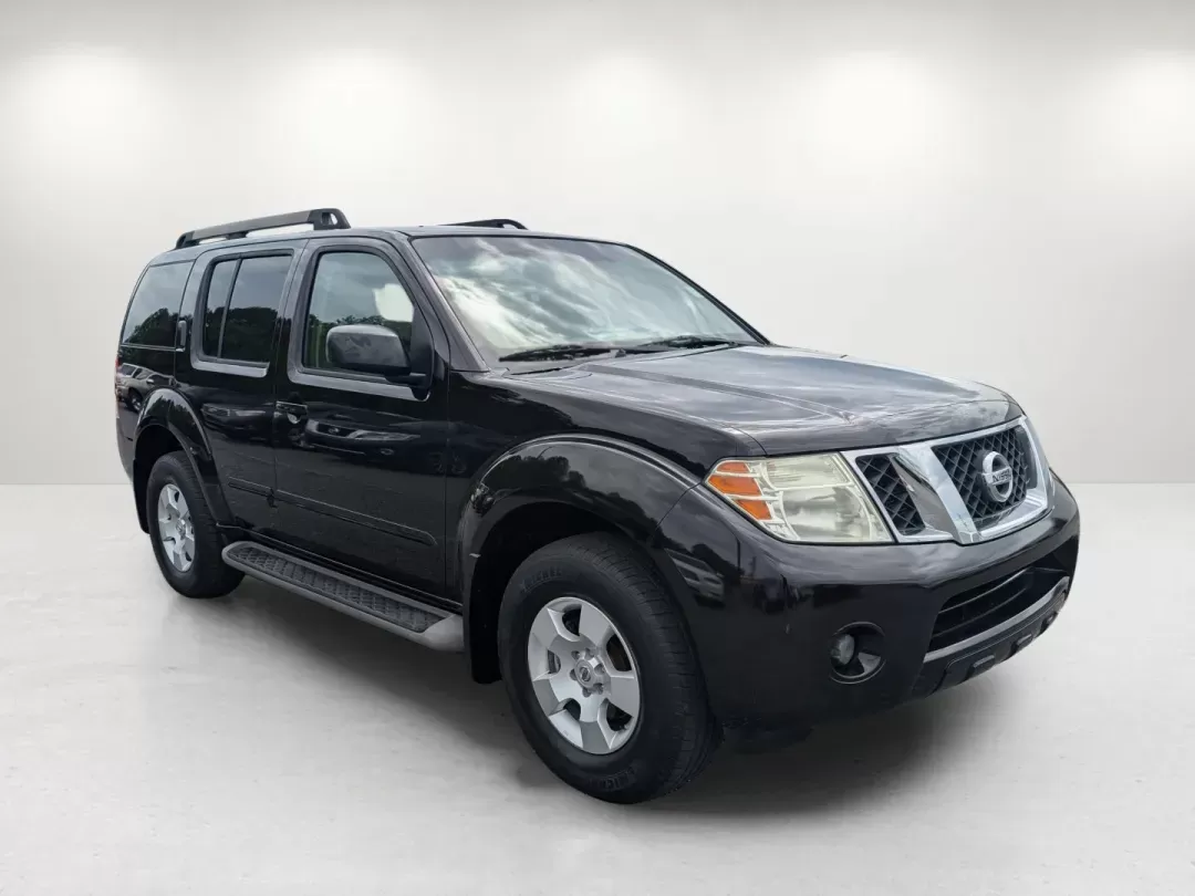 2011 /Cafe Latte Nissan Pathfinder S (5N1AR1NB6BC) with an Gas V6 4.0L/241 engine, 5-Speed Automatic transmission, located at 3959 U.S. 80 W, Phenix City, AL, 36870, (334) 297-4885, 32.469296, -85.135185 - 2011 Nissan Pathfinder S - Photo#2