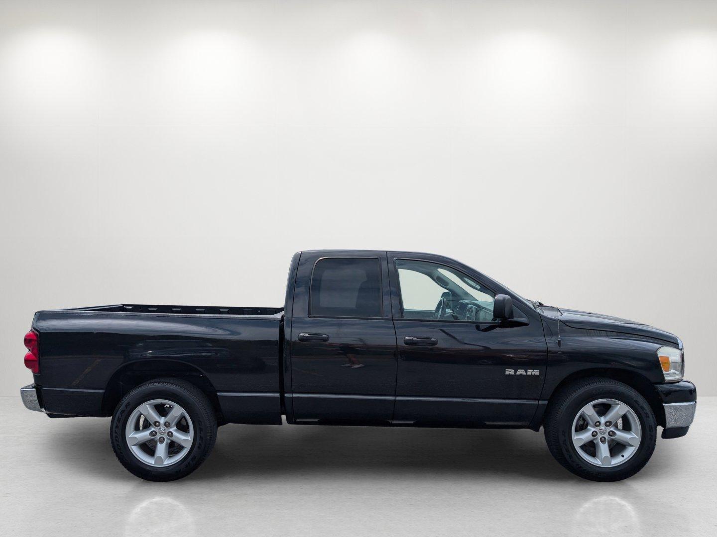 2008 /Medium Slate Gray Dodge Ram 1500 SLT (1D7HA18N38S) with an Gas V8 4.7L/287 engine, 5-Speed Automatic w/OD transmission, located at 5115 14th Ave., Columbus, GA, 31904, (706) 323-0345, 32.511494, -84.971046 - 2008 Dodge Ram 1500 SLT - Photo#3