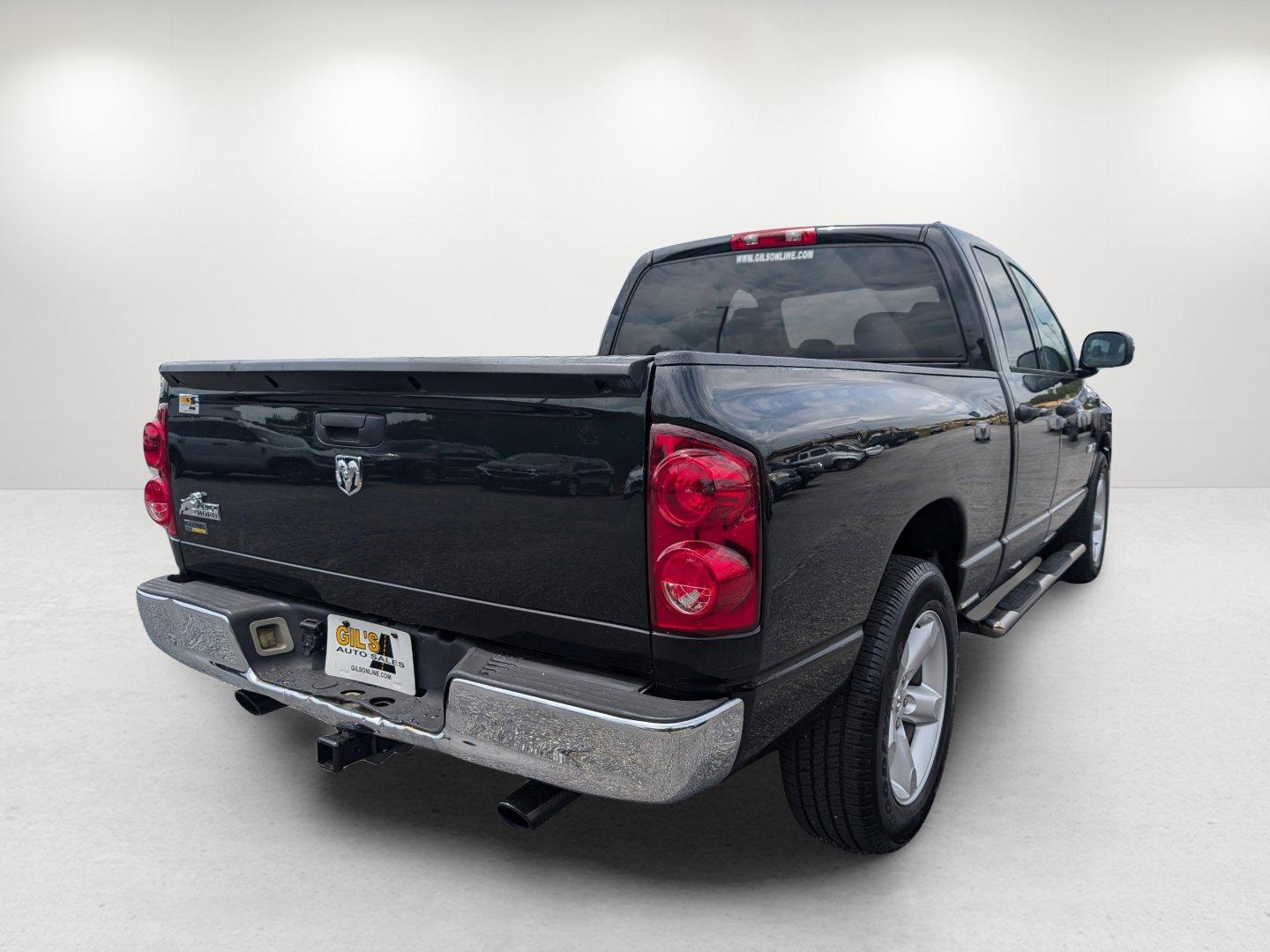 2008 /Medium Slate Gray Dodge Ram 1500 SLT (1D7HA18N38S) with an Gas V8 4.7L/287 engine, 5-Speed Automatic w/OD transmission, located at 5115 14th Ave., Columbus, GA, 31904, (706) 323-0345, 32.511494, -84.971046 - 2008 Dodge Ram 1500 SLT - Photo#4