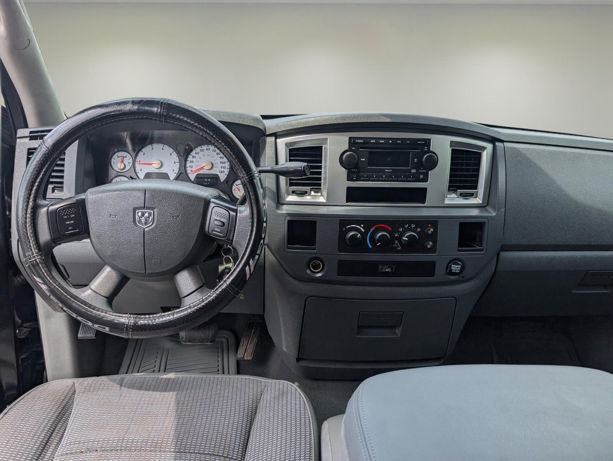 2008 /Medium Slate Gray Dodge Ram 1500 SLT (1D7HA18N38S) with an Gas V8 4.7L/287 engine, 5-Speed Automatic w/OD transmission, located at 5115 14th Ave., Columbus, GA, 31904, (706) 323-0345, 32.511494, -84.971046 - 2008 Dodge Ram 1500 SLT - Photo#12
