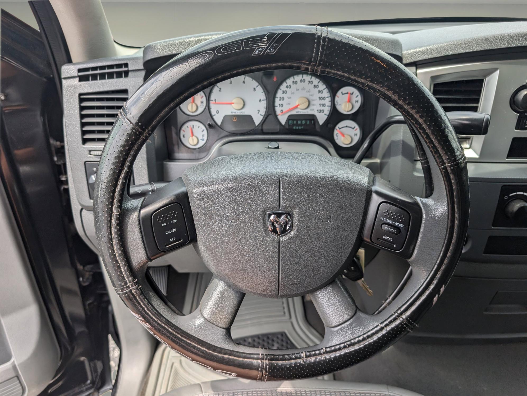 2008 /Medium Slate Gray Dodge Ram 1500 SLT (1D7HA18N38S) with an Gas V8 4.7L/287 engine, 5-Speed Automatic w/OD transmission, located at 5115 14th Ave., Columbus, GA, 31904, (706) 323-0345, 32.511494, -84.971046 - 2008 Dodge Ram 1500 SLT - Photo#15