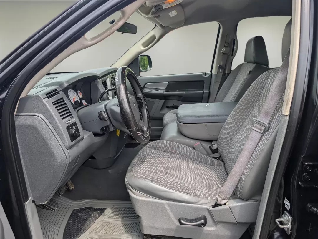 2008 /Medium Slate Gray Dodge Ram 1500 SLT (1D7HA18N38S) with an Gas V8 4.7L/287 engine, 5-Speed Automatic w/OD transmission, located at 5115 14th Ave., Columbus, GA, 31904, (706) 323-0345, 32.511494, -84.971046 - 2008 Dodge Ram 1500 SLT - Photo#9