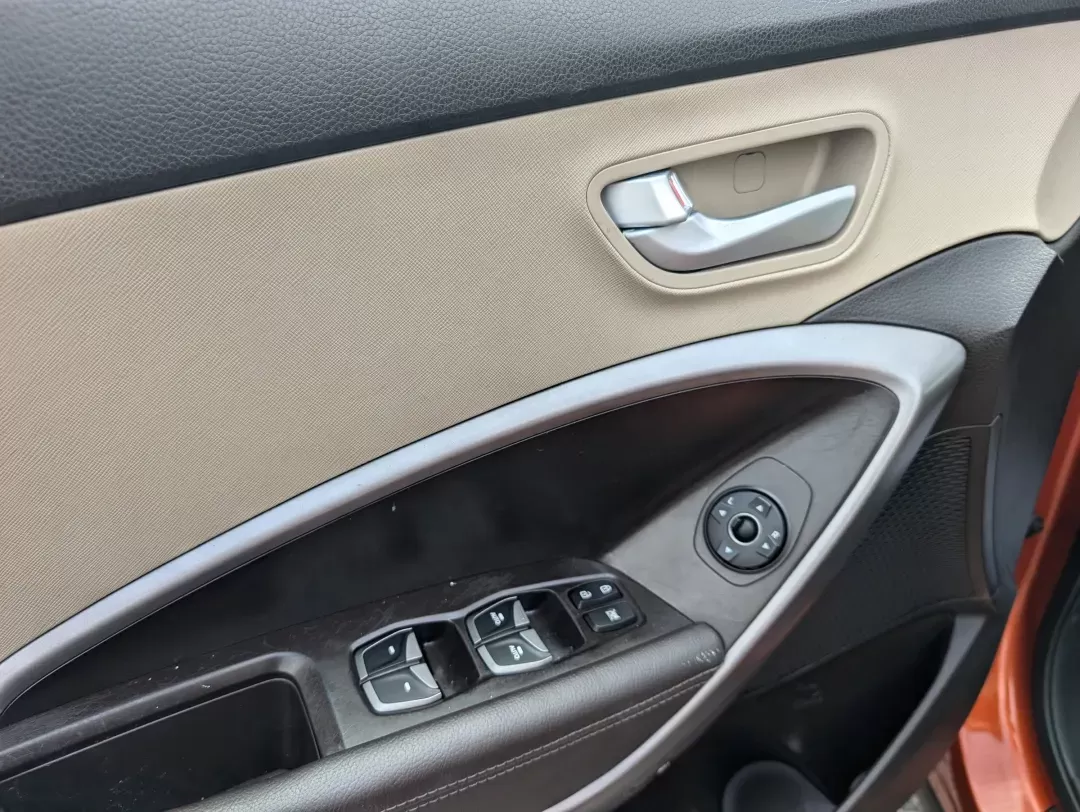 2016 /Beige Hyundai Santa Fe Sport (5XYZU3LB9GG) with an Regular Unleaded I-4 2.4 L/144 engine, 6-Speed Automatic w/OD transmission, located at 5115 14th Ave., Columbus, GA, 31904, (706) 323-0345, 32.511494, -84.971046 - 2016 Hyundai Santa Fe Sport - Photo#8