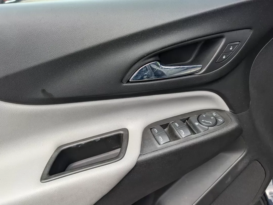 2021 /Medium Ash Gray Chevrolet Equinox LS (3GNAXHEV2MS) with an Turbocharged Gas I4 1.5L/92 engine, 6-Speed Automatic transmission, located at 5115 14th Ave., Columbus, GA, 31904, (706) 323-0345, 32.511494, -84.971046 - 2021 Chevrolet Equinox LS - Photo#8