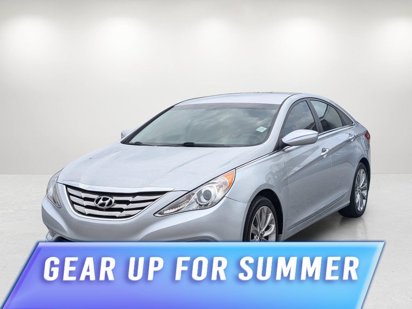 2012 /Gray Hyundai Sonata 2.4L SE (5NPEC4AC2CH) with an Gas I4 2.4L/144 engine, 6-Speed Automatic w/manual shift transmission, located at 804 22nd Ave, Phenix City, AL, 36870, (334) 297-1860, 32.484749, -85.024475 - 2012 Hyundai Sonata 2.4L SE - Photo#15