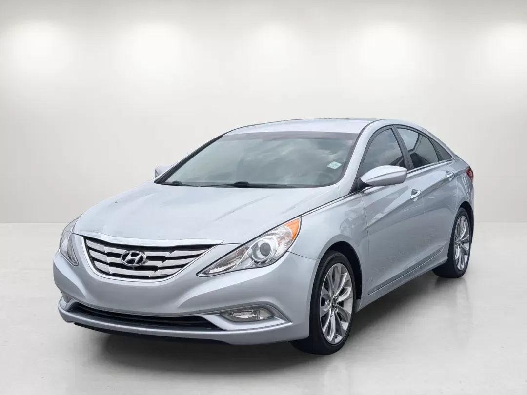 2012 /Gray Hyundai Sonata 2.4L SE (5NPEC4AC2CH) with an Gas I4 2.4L/144 engine, 6-Speed Automatic w/manual shift transmission, located at 804 22nd Ave, Phenix City, AL, 36870, (334) 297-1860, 32.484749, -85.024475 - 2012 Hyundai Sonata 2.4L SE - Photo#1