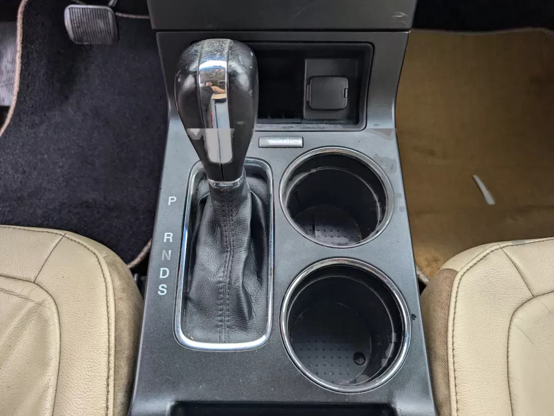 2017 Ford Flex SEL (2FMGK5C8XHB) with an Regular Unleaded V-6 3.5 L/213 engine, 6-Speed Automatic w/OD transmission, located at 7000 Northlake Connector, Columbus, GA, 31904, (706) 987-8085, 32.524975, -84.978134 - 2017 Ford Flex SEL - Photo#14