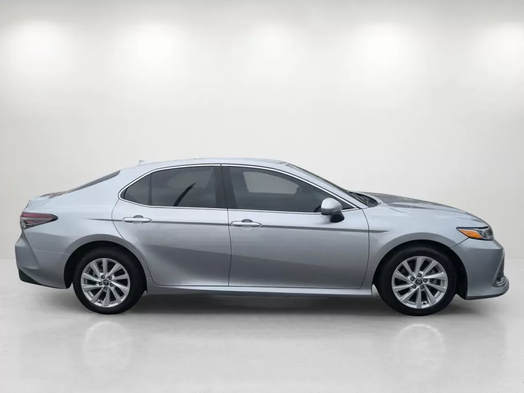2021 Toyota Camry LE (4T1C11AK1MU) with an Regular Unleaded I-4 2.5 L/152 engine, 8-Speed Automatic w/OD transmission, located at 3959 U.S. 80 W, Phenix City, AL, 36870, (334) 297-4885, 32.469296, -85.135185 - 2021 Toyota Camry LE - Photo#3