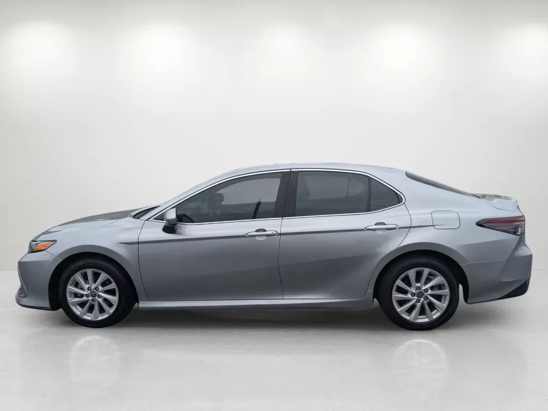 2021 Toyota Camry LE (4T1C11AK1MU) with an Regular Unleaded I-4 2.5 L/152 engine, 8-Speed Automatic w/OD transmission, located at 3959 U.S. 80 W, Phenix City, AL, 36870, (334) 297-4885, 32.469296, -85.135185 - 2021 Toyota Camry LE - Photo#7