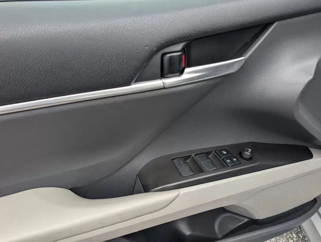 2021 Toyota Camry LE (4T1C11AK1MU) with an Regular Unleaded I-4 2.5 L/152 engine, 8-Speed Automatic w/OD transmission, located at 3959 U.S. 80 W, Phenix City, AL, 36870, (334) 297-4885, 32.469296, -85.135185 - 2021 Toyota Camry LE - Photo#8