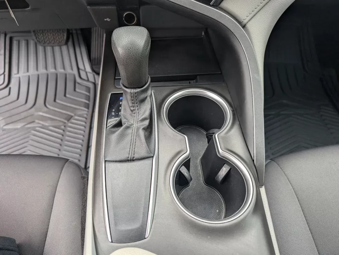 2021 Toyota Camry LE (4T1C11AK1MU) with an Regular Unleaded I-4 2.5 L/152 engine, 8-Speed Automatic w/OD transmission, located at 3959 U.S. 80 W, Phenix City, AL, 36870, (334) 297-4885, 32.469296, -85.135185 - 2021 Toyota Camry LE - Photo#12