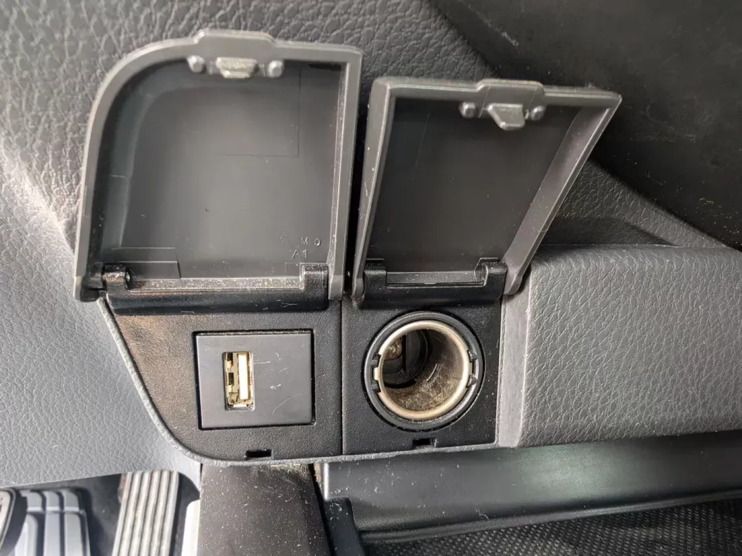 2021 Toyota Camry LE (4T1C11AK1MU) with an Regular Unleaded I-4 2.5 L/152 engine, 8-Speed Automatic w/OD transmission, located at 3959 U.S. 80 W, Phenix City, AL, 36870, (334) 297-4885, 32.469296, -85.135185 - 2021 Toyota Camry LE - Photo#13