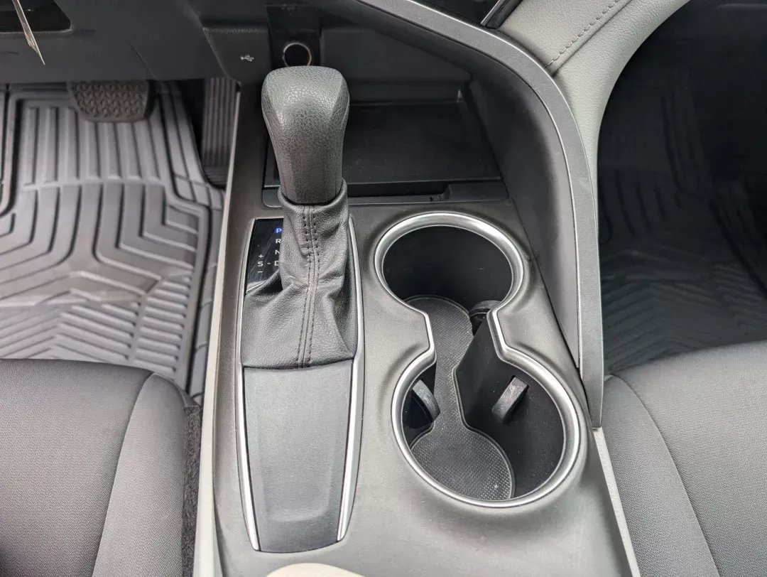 2021 Toyota Camry LE (4T1C11AK1MU) with an Regular Unleaded I-4 2.5 L/152 engine, 8-Speed Automatic w/OD transmission, located at 3959 U.S. 80 W, Phenix City, AL, 36870, (334) 297-4885, 32.469296, -85.135185 - 2021 Toyota Camry LE - Photo#14