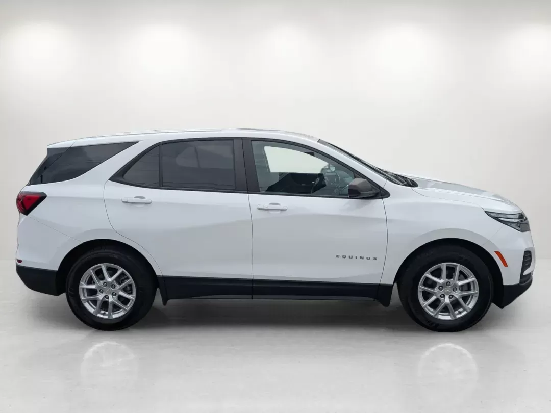 2022 /Medium Ash Gray Chevrolet Equinox LS (3GNAXHEV9NS) with an Turbocharged Gas I4 1.5L/92 engine, 6-Speed Automatic transmission, located at 7000 Northlake Connector, Columbus, GA, 31904, (706) 987-8085, 32.524975, -84.978134 - 2022 Chevrolet Equinox LS - Photo#3