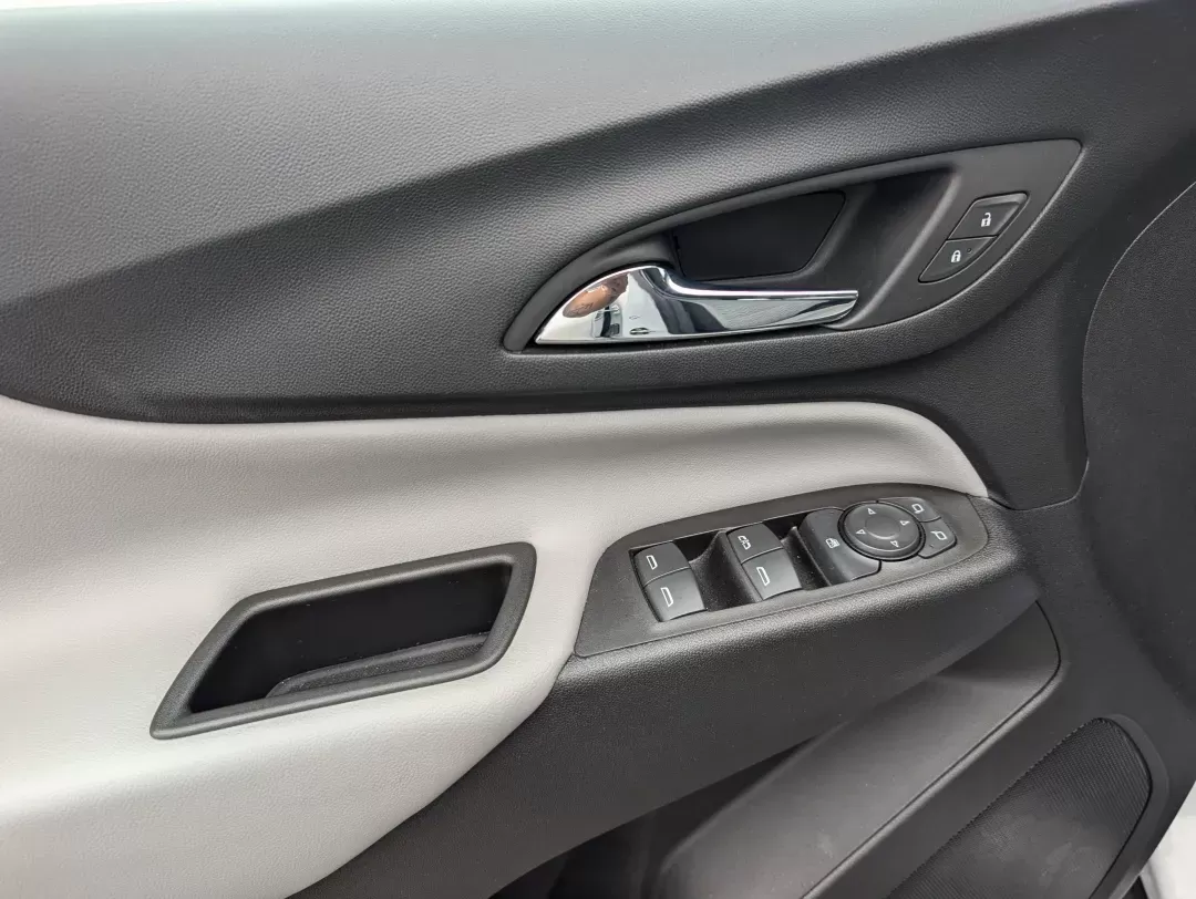 2022 /Medium Ash Gray Chevrolet Equinox LS (3GNAXHEV9NS) with an Turbocharged Gas I4 1.5L/92 engine, 6-Speed Automatic transmission, located at 7000 Northlake Connector, Columbus, GA, 31904, (706) 987-8085, 32.524975, -84.978134 - 2022 Chevrolet Equinox LS - Photo#8