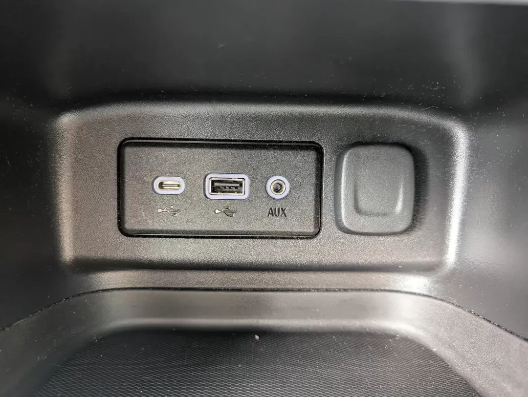 2022 /Medium Ash Gray Chevrolet Equinox LS (3GNAXHEV9NS) with an Turbocharged Gas I4 1.5L/92 engine, 6-Speed Automatic transmission, located at 7000 Northlake Connector, Columbus, GA, 31904, (706) 987-8085, 32.524975, -84.978134 - 2022 Chevrolet Equinox LS - Photo#12