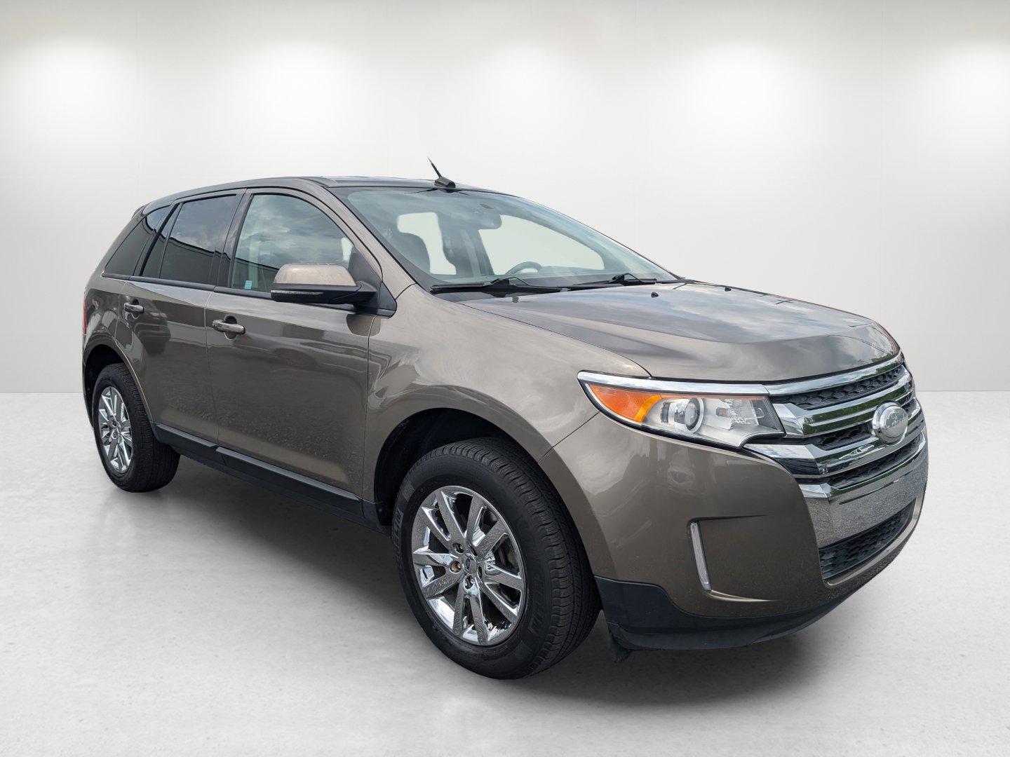 2013 Ford Edge SEL (2FMDK3JC3DB) with an Gas V6 3.5L/213 engine, 6-Speed Automatic w/manual shift transmission, located at 1430 Gateway Drive, Opelika, AL, 36801, (334) 239-0944, 32.637871, -85.409790 - 2013 Ford Edge SEL - Photo#2
