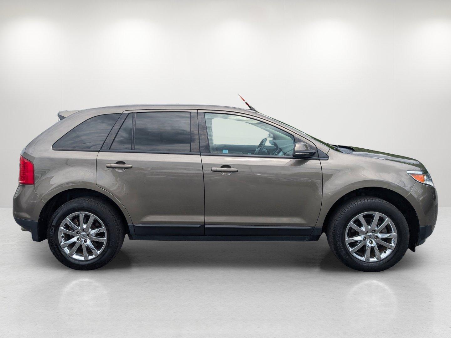 2013 Ford Edge SEL (2FMDK3JC3DB) with an Gas V6 3.5L/213 engine, 6-Speed Automatic w/manual shift transmission, located at 1430 Gateway Drive, Opelika, AL, 36801, (334) 239-0944, 32.637871, -85.409790 - 2013 Ford Edge SEL - Photo#3