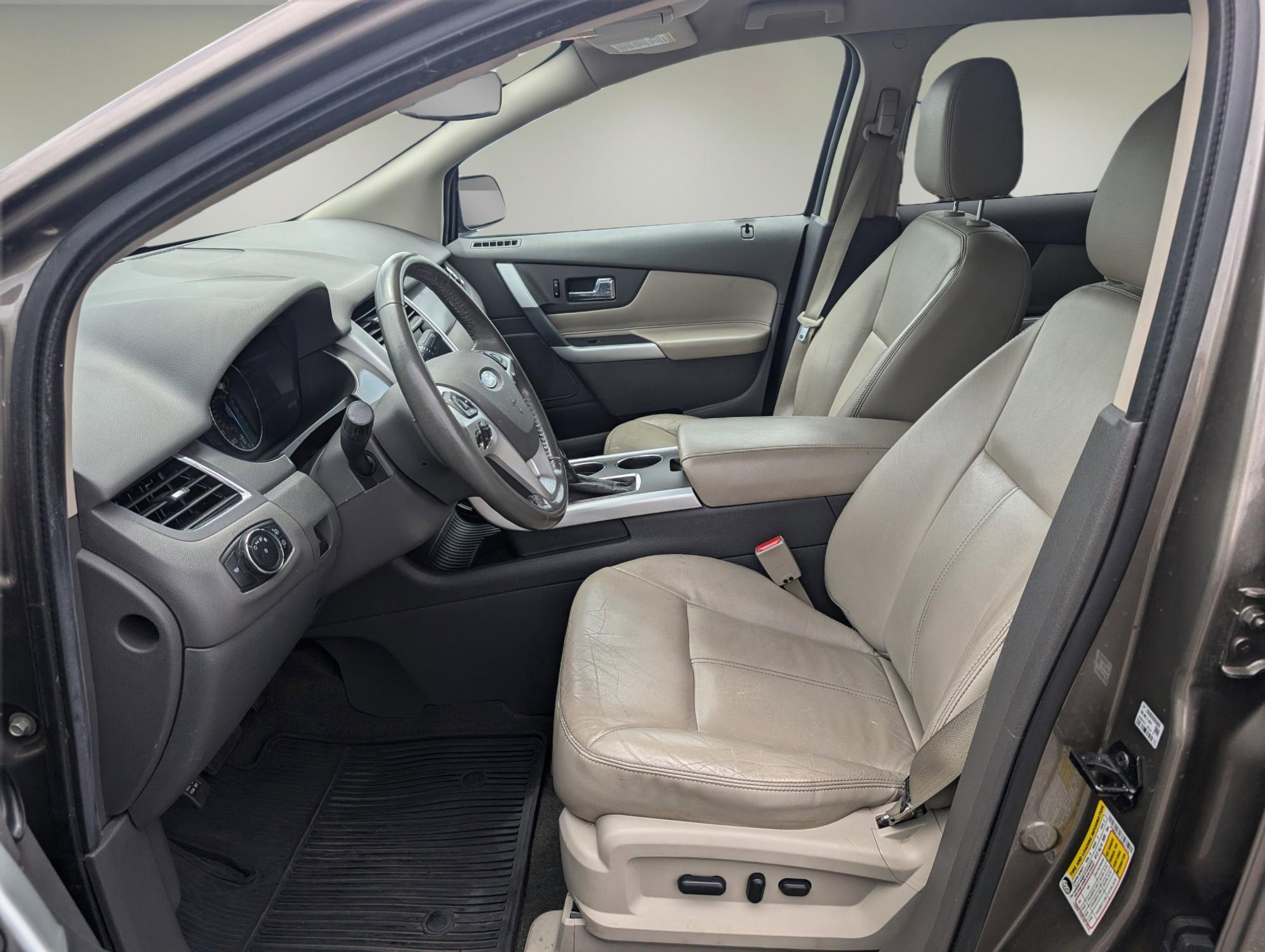 2013 Ford Edge SEL (2FMDK3JC3DB) with an Gas V6 3.5L/213 engine, 6-Speed Automatic w/manual shift transmission, located at 1430 Gateway Drive, Opelika, AL, 36801, (334) 239-0944, 32.637871, -85.409790 - 2013 Ford Edge SEL - Photo#9