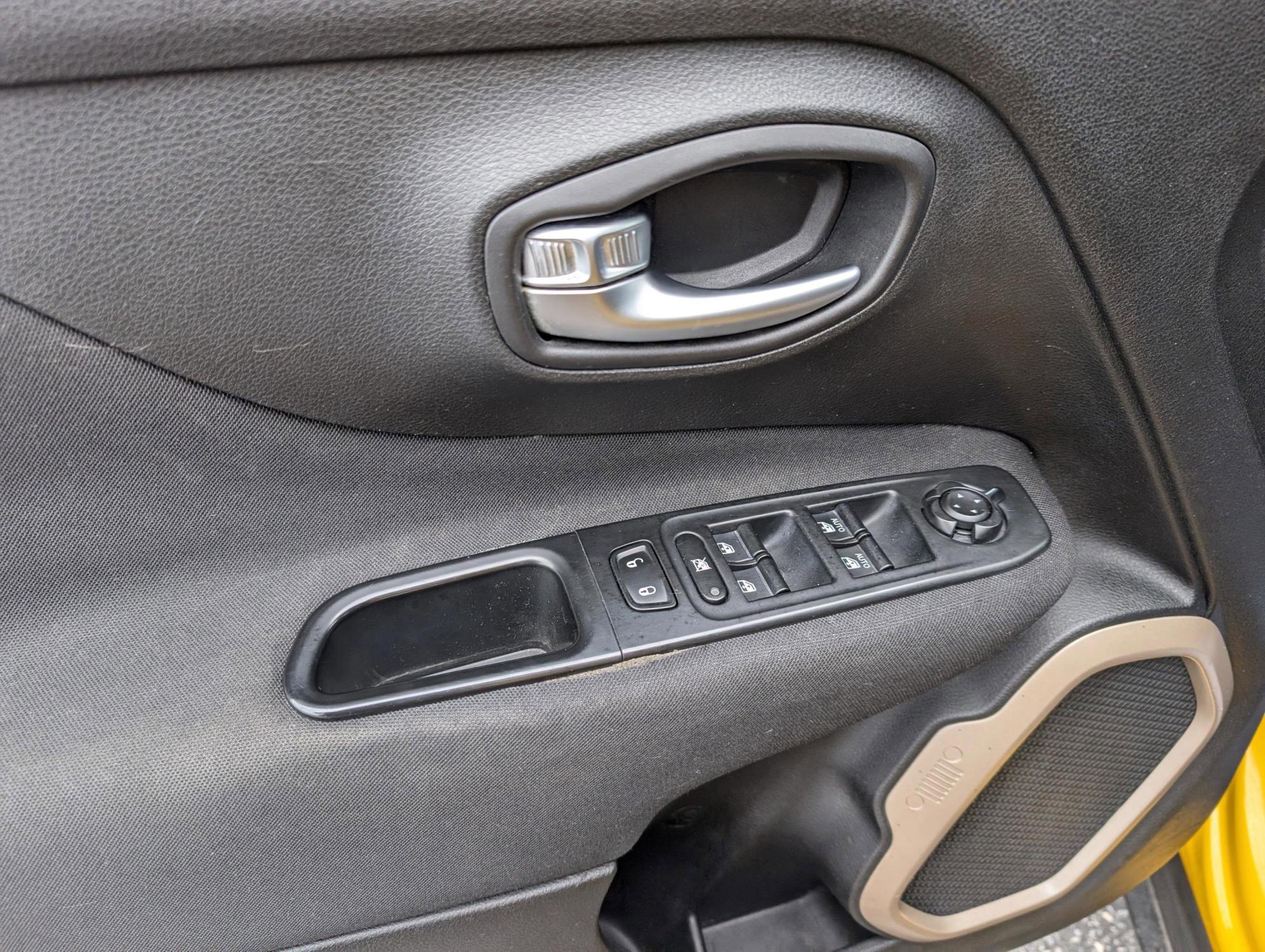 2015 /Black Jeep Renegade Sport (ZACCJBAT1FP) with an Regular Unleaded I-4 2.4 L/144 engine, 9-Speed Automatic w/OD transmission, located at 1430 Gateway Drive, Opelika, AL, 36801, (334) 239-0944, 32.637871, -85.409790 - 2015 Jeep Renegade Sport - Photo#8