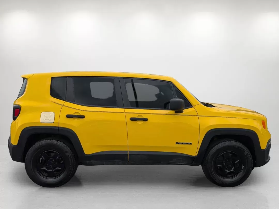 2015 /Black Jeep Renegade Sport (ZACCJBAT1FP) with an Regular Unleaded I-4 2.4 L/144 engine, 9-Speed Automatic w/OD transmission, located at 1430 Gateway Drive, Opelika, AL, 36801, (334) 239-0944, 32.637871, -85.409790 - 2015 Jeep Renegade Sport - Photo#3