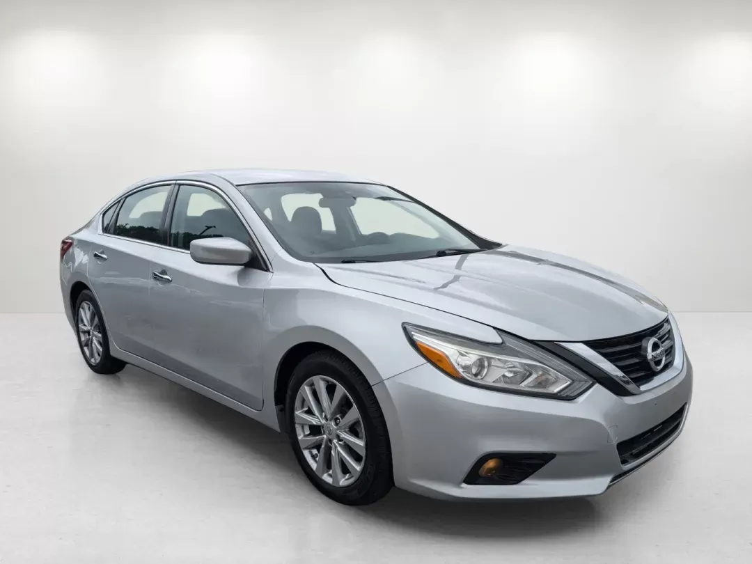 2018 /Charcoal Nissan Altima 2.5 SV (1N4AL3AP8JC) with an Regular Unleaded I-4 2.5 L/152 engine, 1-Speed CVT w/OD transmission, located at 5115 14th Ave., Columbus, GA, 31904, (706) 323-0345, 32.511494, -84.971046 - 2018 Nissan Altima 2.5 SV - Photo#2
