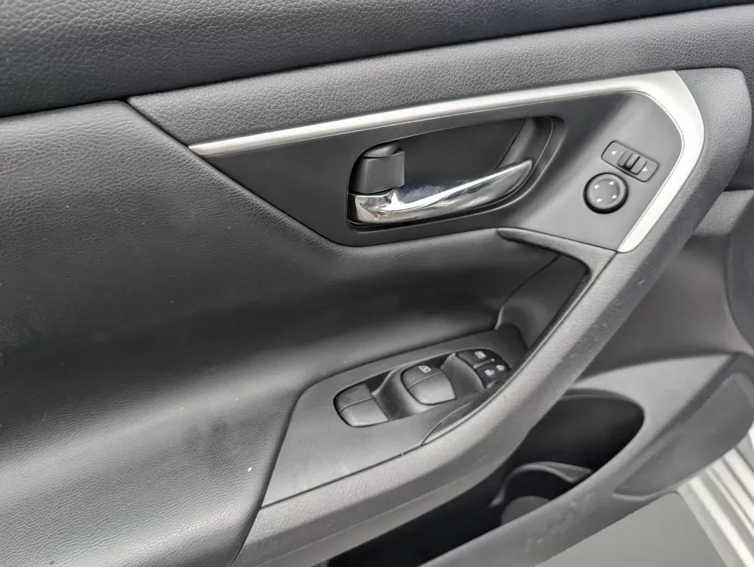 2018 /Charcoal Nissan Altima 2.5 SV (1N4AL3AP8JC) with an Other engine, located at 1430 Gateway Drive, Opelika, AL, 36801, (334) 239-0944, 32.637871, -85.409790 - ### Drive Your Dreams with the 2018 Nissan Altima 2.5 SV at Gils Auto Columbus #2!<br /> <br /> Looking for the perfect blend of comfort, reliability, and style for your daily commute or weekend getaways? Look no further! The 2018 Nissan Altima 2.5 SV is an ideal choice for budget-conscious buyers - Photo#8