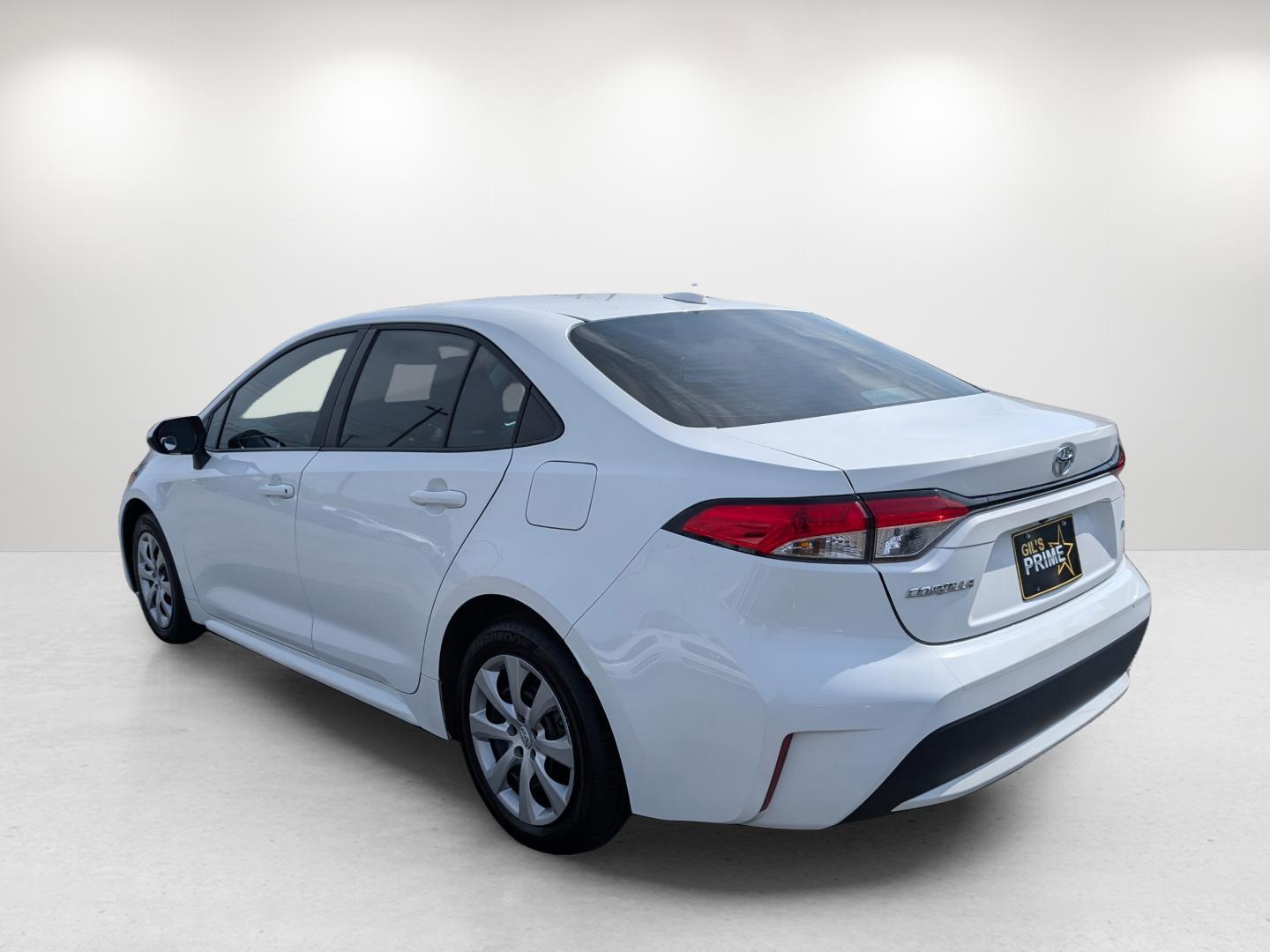 2022 Toyota Corolla LE (5YFEPMAE4NP) with an Regular Unleaded I-4 1.8 L/110 engine, 1-Speed CVT w/OD transmission, located at 1430 Gateway Drive, Opelika, AL, 36801, (334) 239-0944, 32.637871, -85.409790 - 2022 Toyota Corolla LE - Photo#3