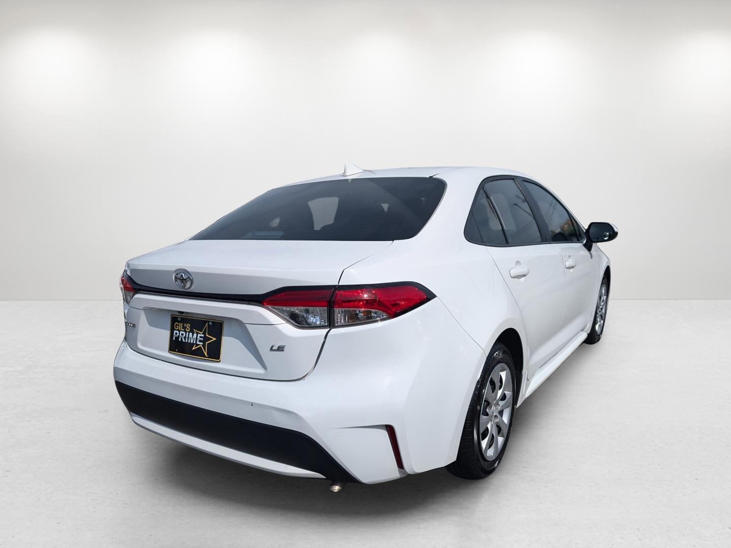 2022 Toyota Corolla LE (5YFEPMAE4NP) with an Regular Unleaded I-4 1.8 L/110 engine, 1-Speed CVT w/OD transmission, located at 1430 Gateway Drive, Opelika, AL, 36801, (334) 239-0944, 32.637871, -85.409790 - 2022 Toyota Corolla LE - Photo#5