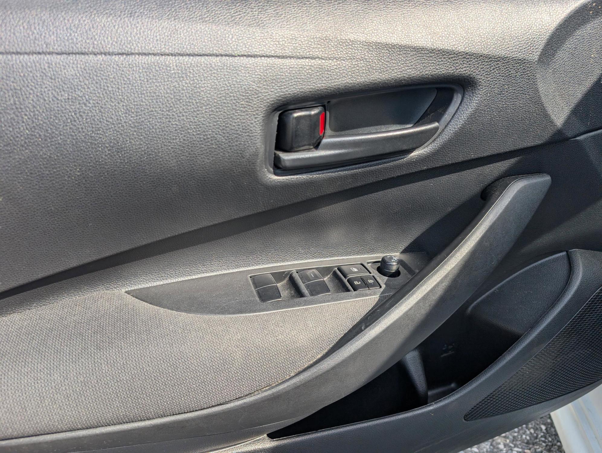 2022 Toyota Corolla LE (5YFEPMAE4NP) with an Regular Unleaded I-4 1.8 L/110 engine, 1-Speed CVT w/OD transmission, located at 1430 Gateway Drive, Opelika, AL, 36801, (334) 239-0944, 32.637871, -85.409790 - 2022 Toyota Corolla LE - Photo#9